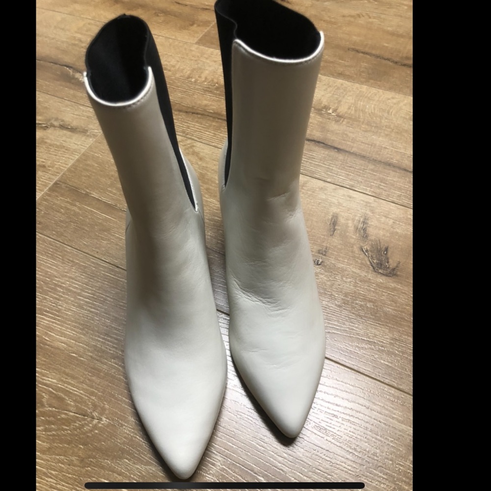 Joie Off white Rali Booties sz 7